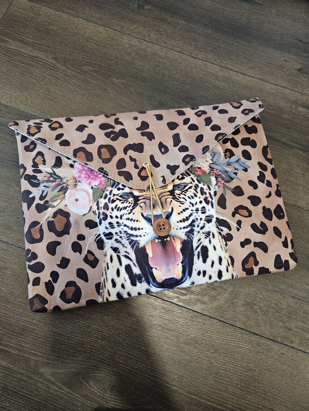 NEW Leopard Print Envelope Clutch Button Elastic Closure Felt Lined
